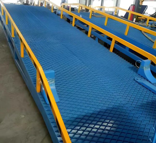 恭城移动式液压登车桥